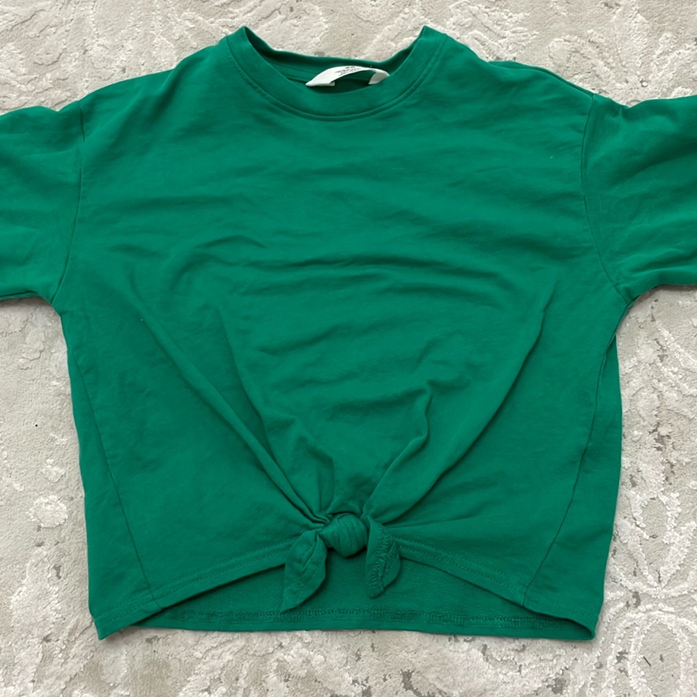 Green H&M long sleeve top!